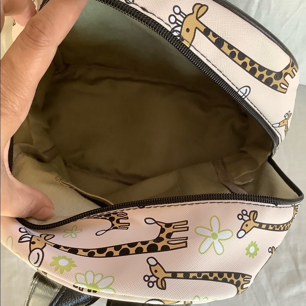 💥HP 💥 🆕 BEIGE GIRAFFE  MINI BACKPACK GIFT 🦒 - Picture 6 of 8